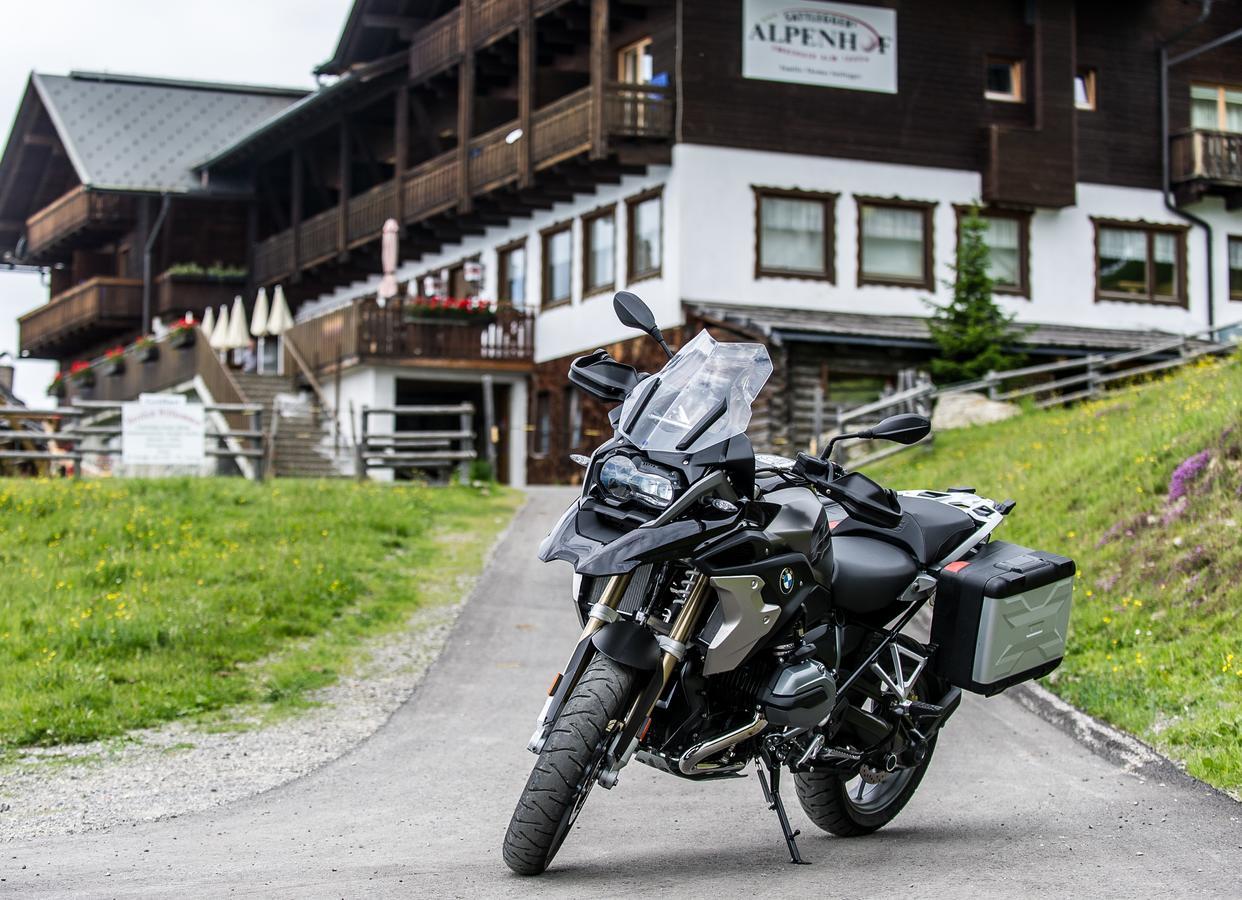Hotel Sattleggers Alpenhof & Feriensternwarte à Greifenburg Extérieur photo
