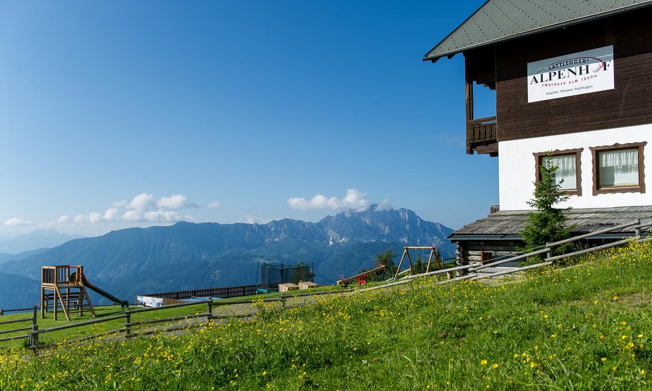 Hotel Sattleggers Alpenhof & Feriensternwarte à Greifenburg Extérieur photo