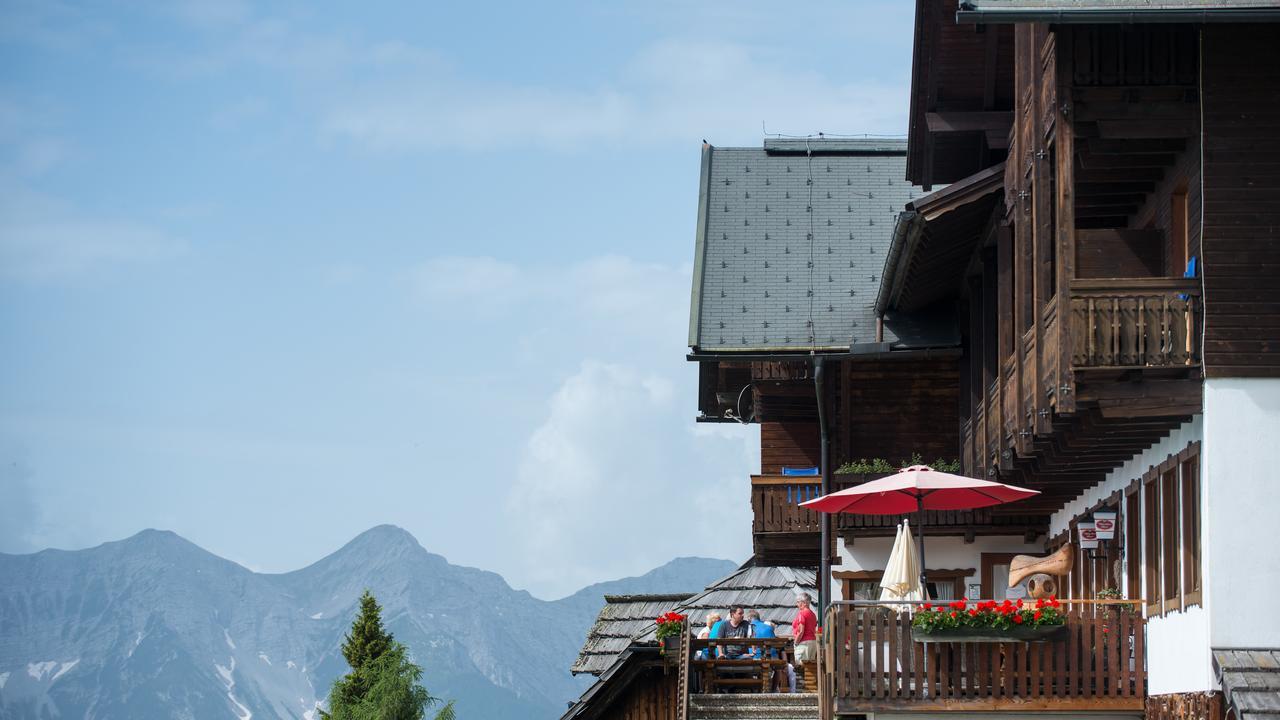 Hotel Sattleggers Alpenhof & Feriensternwarte à Greifenburg Extérieur photo
